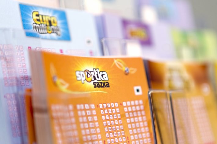 185 milionů korun vyhrál šťastlivec na Karlovarsku. Na pumpě si vsadil plný tiket